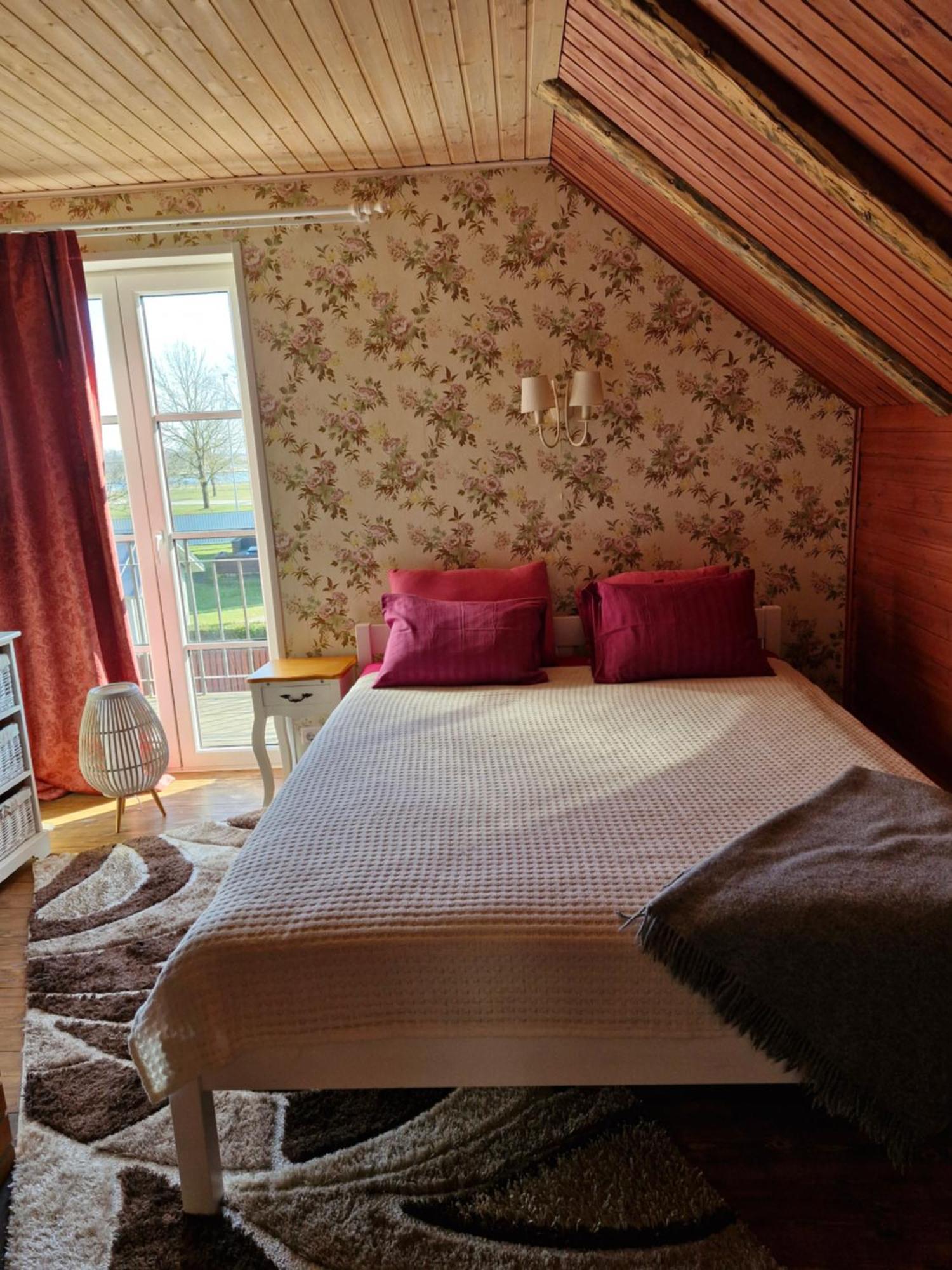 Suur-Sadama Apartment Kuressaare Eksteriør billede